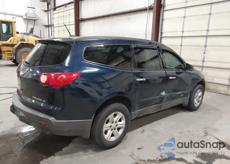 2010 Chevrolet Traverse Ls z USA, uszkodzony, nr VIN 1GNLVEED9AS141265